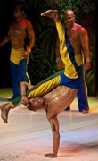   бразильские футболисты и танцовщицы